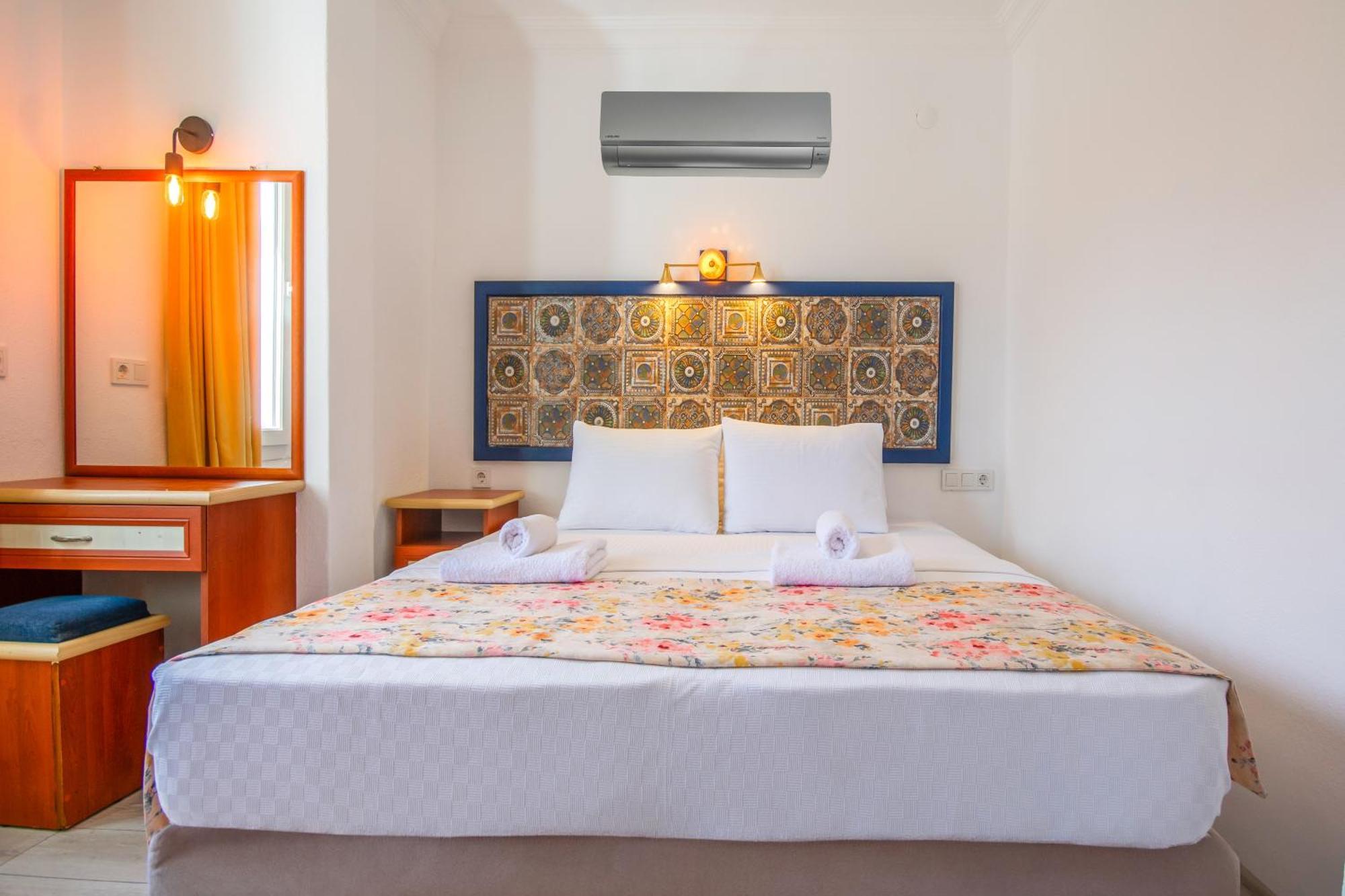 Oezguem Suite Otel Datca Exterior photo